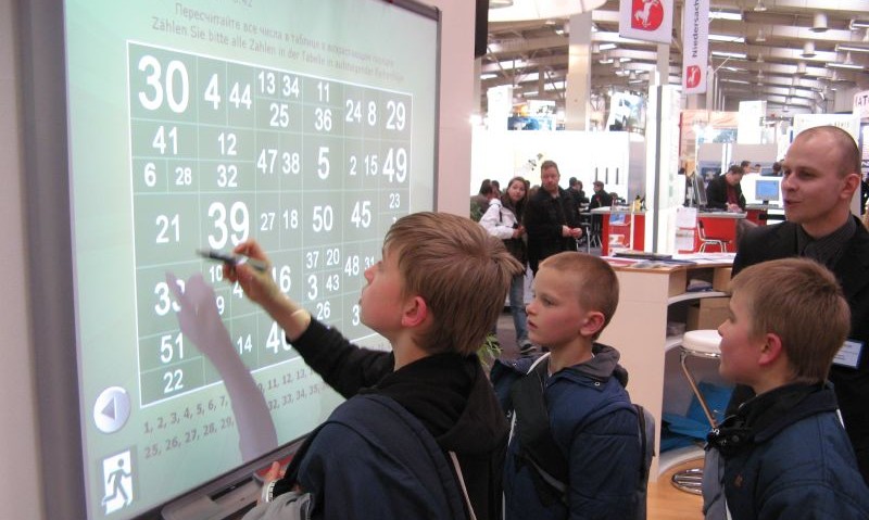 Interactive_whiteboard_thumbnail.jpg
